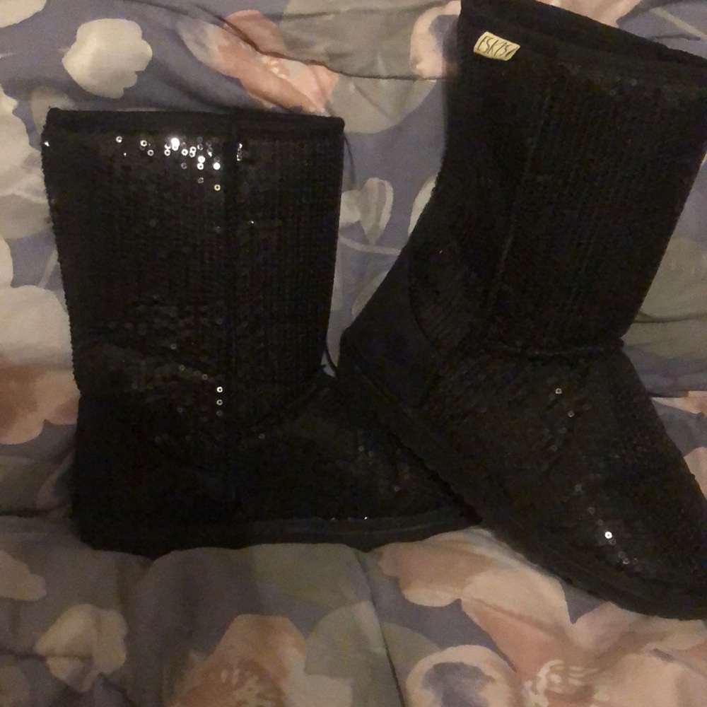Black boots